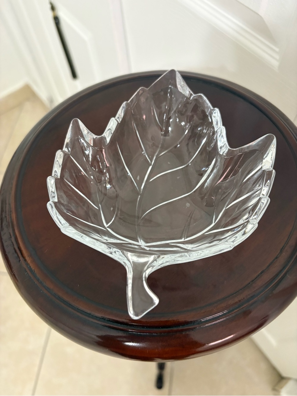 Studio Nova Winter Clear Maple Leaf dish or bowl
